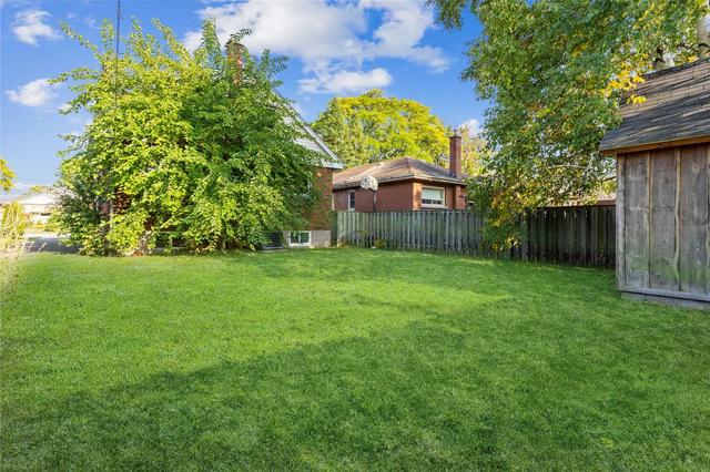 32 Radford St, House detached with 5 bedrooms, 3 bathrooms and 2 parking in Hamilton ON | Image 15