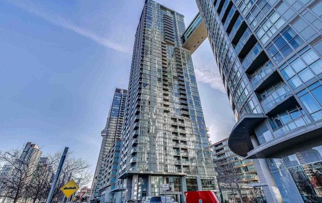 3815 - 15 Iceboat Terr, Condo with 1 bedrooms, 1 bathrooms and 0 parking in Toronto ON | Image 1