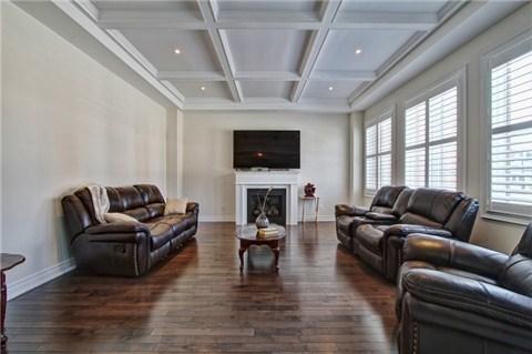 382 Torrey Pines Rd, House detached with 5 bedrooms, 4 bathrooms and 4 parking in Vaughan ON | Image 2