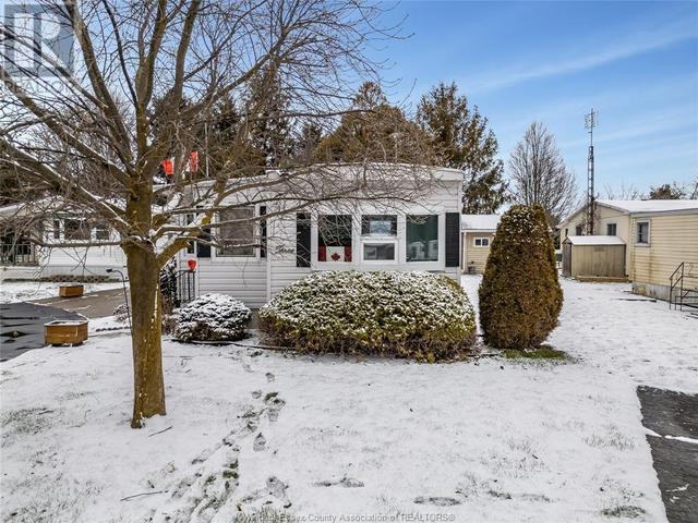 22220 Charing Cross Road, House detached with 2 bedrooms, 1 bathrooms and null parking in Chatham Kent ON | Image 3