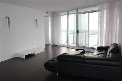 3711 - 25 Capreol Crt, Condo with 3 bedrooms, 2 bathrooms and 1 parking in Toronto ON | Image 6