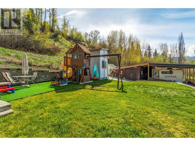 1995 Hollywood Road, House detached with 5 bedrooms, 2 bathrooms and 4 parking in Kelowna BC | Image 17