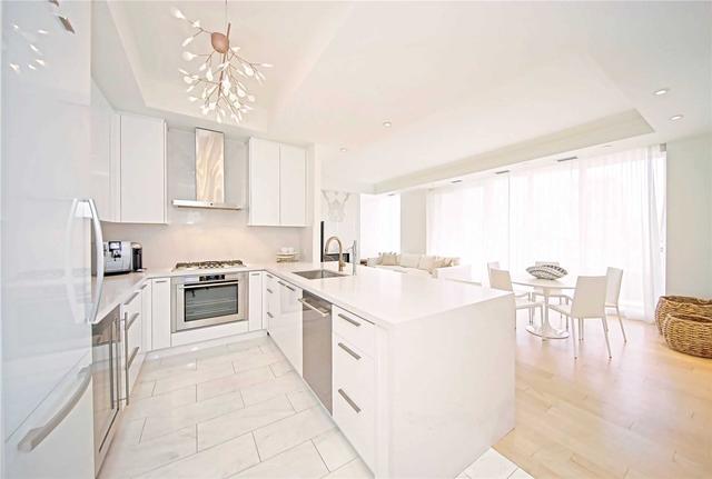 1002 - 88 Davenport Rd, Condo with 3 bedrooms, 2 bathrooms and 2 parking in Toronto ON | Card Image