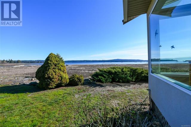 501 Arbutus Bay Rd, House detached with 3 bedrooms, 3 bathrooms and 10 parking in Comox Valley A BC | Image 22