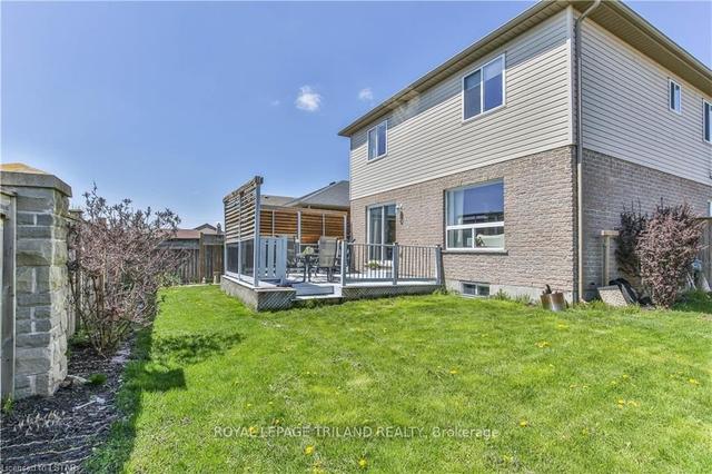 335 Portrush Pl, House detached with 3 bedrooms, 3 bathrooms and 6 parking in London ON | Image 32