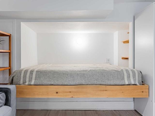 studio - 17 Boston Ave, House attached with 0 bedrooms, 1 bathrooms and 0 parking in Toronto ON | Image 16