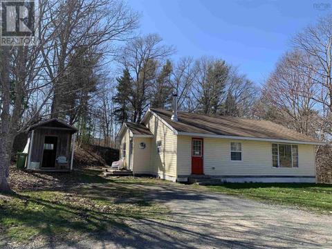 18 Mountain View Drive, House detached with 3 bedrooms, 1 bathrooms and null parking in West Hants NS | Card Image