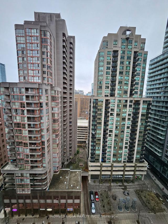 1912 - 761 Bay St, Condo with 2 bedrooms, 2 bathrooms and 1 parking in Toronto ON | Image 17
