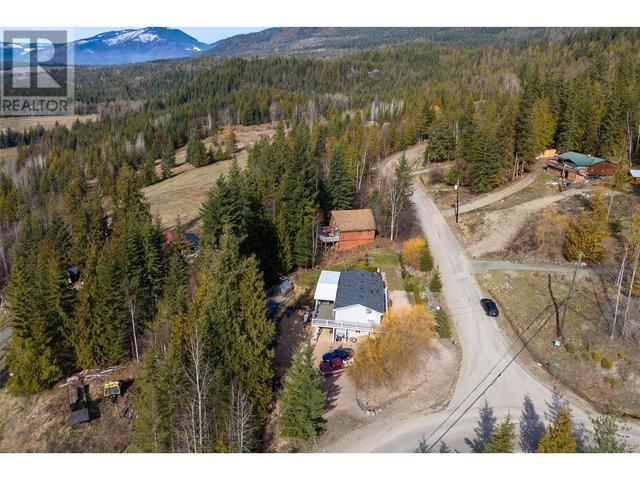 2715 Fraser Road, House other with 3 bedrooms, 3 bathrooms and 6 parking in Columbia Shuswap F BC | Image 38