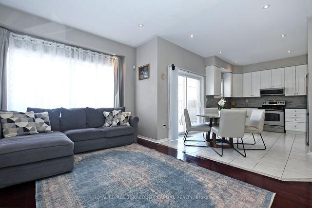 143 Lampton Cres, House detached with 3 bedrooms, 4 bathrooms and 3 parking in Markham ON | Image 2