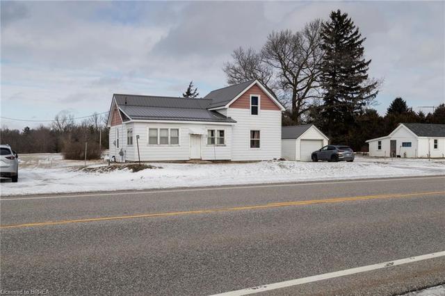 3211 Hwy 3 Highway, House detached with 3 bedrooms, 1 bathrooms and 3 parking in Norfolk County ON | Image 2