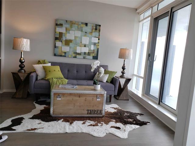 3908 - 1 Bloor St E, Condo with 1 bedrooms, 2 bathrooms and 1 parking in Toronto ON | Image 8