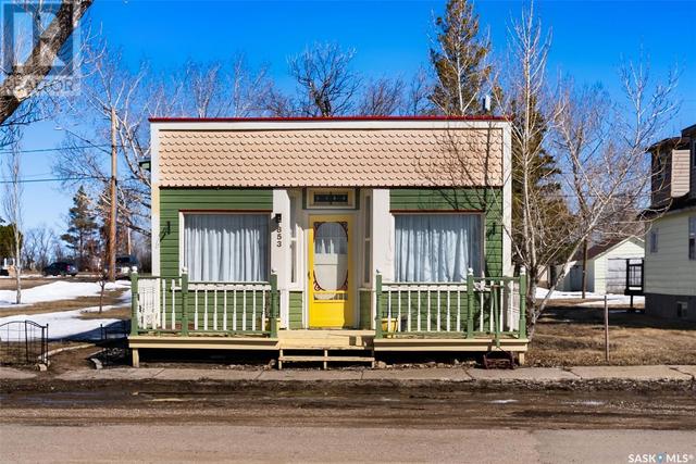 853 Railway Avenue, House detached with 0 bedrooms, 1 bathrooms and null parking in Dilke SK | Image 2