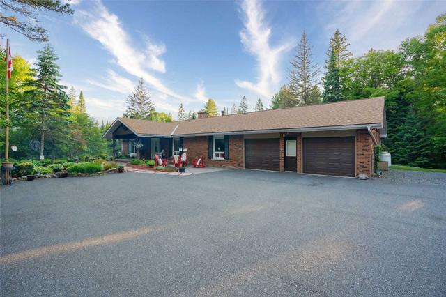 127 South Lancelot Rd, House detached with 3 bedrooms, 3 bathrooms and 9 parking in Huntsville ON | Image 34