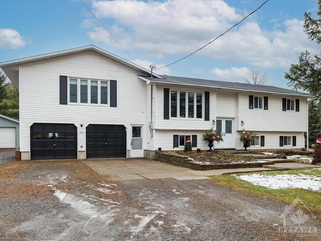 1421 Stone Road, House detached with 5 bedrooms, 2 bathrooms and 10 parking in North Grenville ON | Card Image