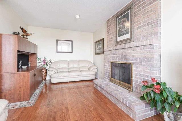 535 Acadia Dr, House detached with 4 bedrooms, 3 bathrooms and 6 parking in Hamilton ON | Image 4