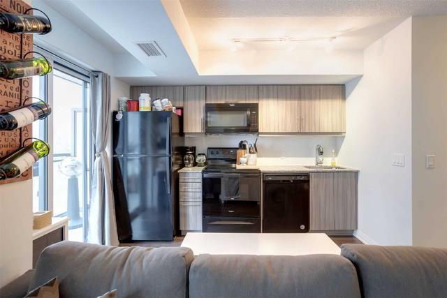 307 - 30 Meadowglen Pl, Condo with 1 bedrooms, 1 bathrooms and 0 parking in Toronto ON | Image 3