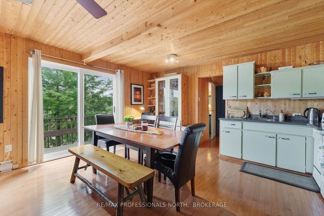 1029 Parkholme Rd, House detached with 3 bedrooms, 2 bathrooms and 8 parking in Gravenhurst ON | Image 2