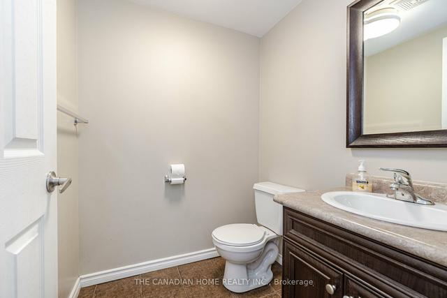 4993 St. Clair Ave, House semidetached with 3 bedrooms, 2 bathrooms and 3 parking in Niagara Falls ON | Image 6