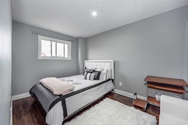 82 Enmount Dr, Townhouse with 3 bedrooms, 2 bathrooms and 2 parking in Brampton ON | Image 15