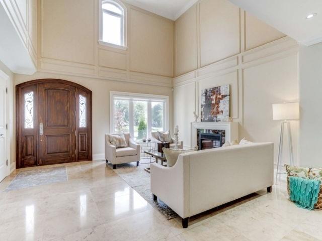 14 Ballantyne Crt, House detached with 4 bedrooms, 5 bathrooms and 6 parking in Toronto ON | Image 2