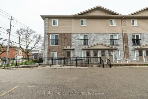 2 - 122 Courtland Ave E, Townhouse with 2 bedrooms, 3 bathrooms and 1 parking in Kitchener ON | Card Image