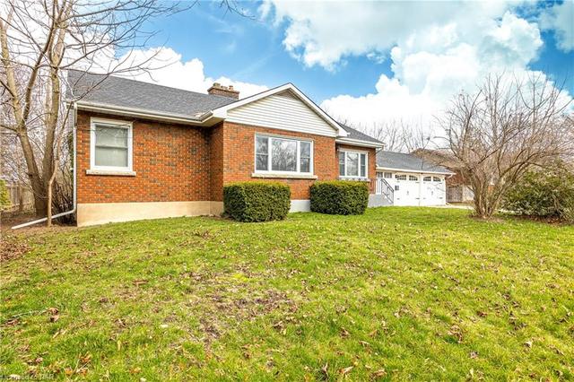 3 Youngblut Avenue, House detached with 4 bedrooms, 2 bathrooms and 4 parking in St. Catharines ON | Image 12