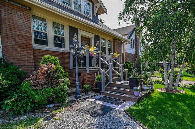 4856 Simcoe Street, House detached with 6 bedrooms, 3 bathrooms and 3 parking in Niagara Falls ON | Image 3