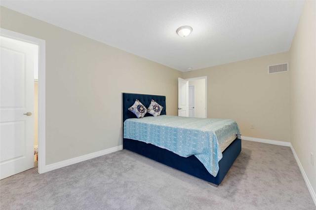 99 Bethpage Cres, House detached with 4 bedrooms, 4 bathrooms and 4 parking in Newmarket ON | Image 7