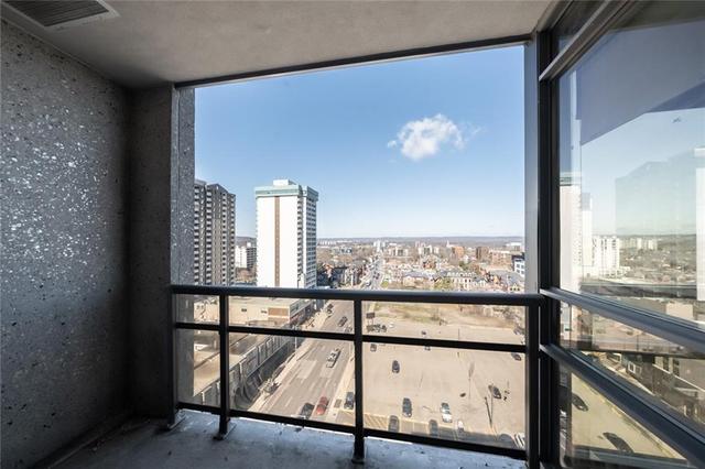 ph3 - 150 Main Street W, Condo with 2 bedrooms, 2 bathrooms and null parking in Hamilton ON | Image 12