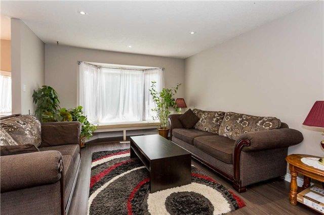 64 Leeward Dr, House detached with 3 bedrooms, 3 bathrooms and 2 parking in Brampton ON | Image 4