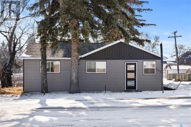 802 4th Avenue, House detached with 3 bedrooms, 1 bathrooms and null parking in Raymore SK | Image 1