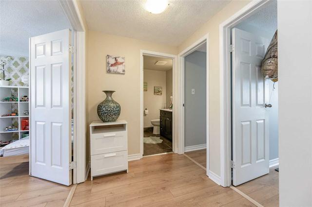 54 - 46 Cedarwoods Cres, Townhouse with 3 bedrooms, 2 bathrooms and 2 parking in Kitchener ON | Image 11