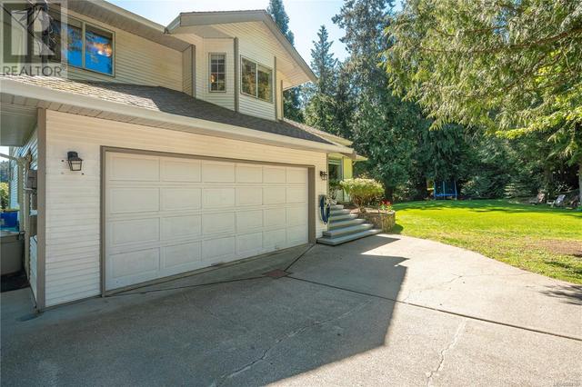 2114 Trident Pl, House detached with 4 bedrooms, 4 bathrooms and 6 parking in North Saanich BC | Image 32
