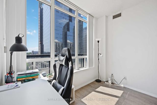 502 - 8 Hillcrest Ave, Condo with 1 bedrooms, 1 bathrooms and 1 parking in Toronto ON | Image 2