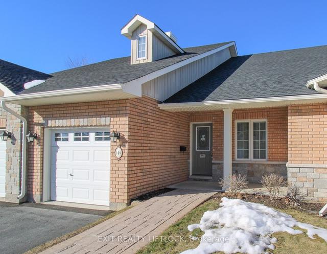 149 Village Cres, Townhouse with 2 bedrooms, 2 bathrooms and 2 parking in Peterborough ON | Image 1