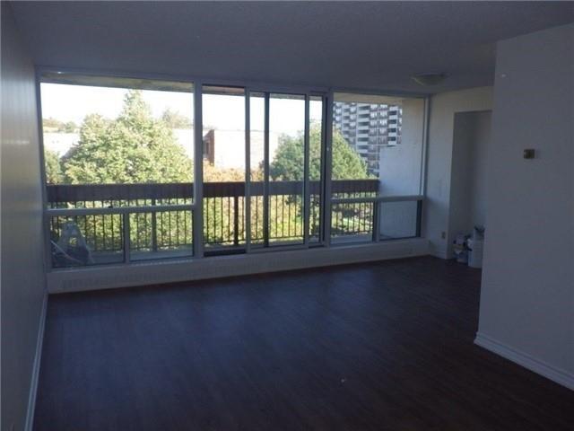 403 - 40 Sunrise Ave, Condo with 2 bedrooms, 1 bathrooms and 1 parking in Toronto ON | Image 2
