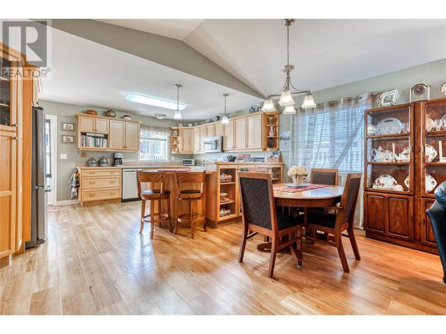 6925 Meadows Drive, House detached with 2 bedrooms, 2 bathrooms and 5 parking in Oliver BC | Image 6