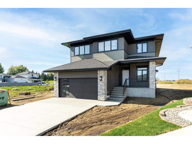 143 Graybriar Cl, House detached with 3 bedrooms, 2 bathrooms and 4 parking in Stony Plain AB | Image 2