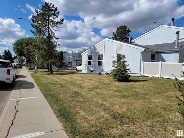 10408 28a Av Nw, House attached with 3 bedrooms, 1 bathrooms and null parking in Edmonton AB | Image 17