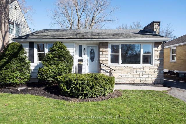 34 Southview Ave, House detached with 3 bedrooms, 1 bathrooms and 2 parking in Belleville ON | Image 1