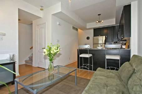 th 17 - 88 Carr St, Townhouse with 2 bedrooms, 2 bathrooms and 1 parking in Toronto ON | Image 3