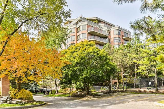 203 - 3181 Bayview Ave, Condo with 2 bedrooms, 2 bathrooms and 1 parking in Toronto ON | Image 2