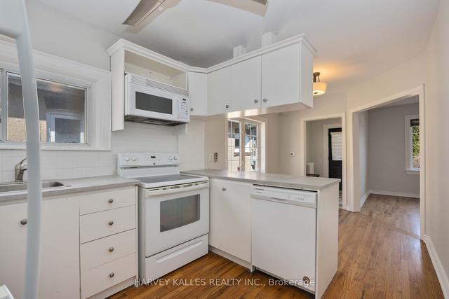 460 Northcliffe Blvd, House detached with 2 bedrooms, 2 bathrooms and 3 parking in Toronto ON | Image 3