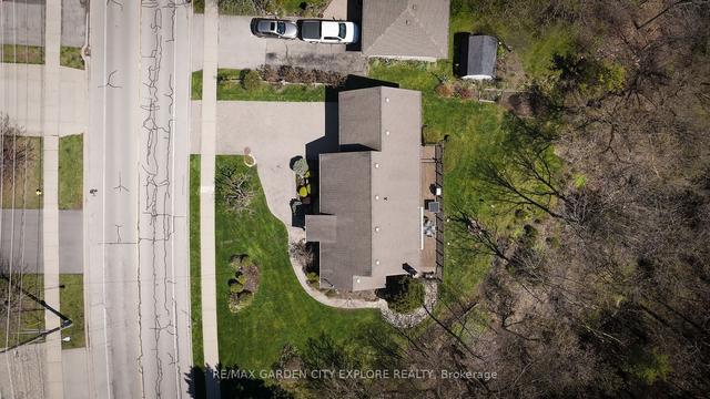 353 Pelham Rd, House detached with 3 bedrooms, 2 bathrooms and 7 parking in St. Catharines ON | Image 23