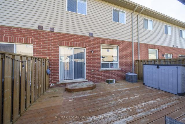 28 Serena Cres, House attached with 3 bedrooms, 4 bathrooms and 2 parking in Hamilton ON | Image 35