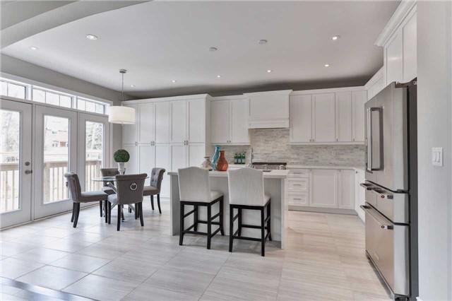 137 Waterview Common, House detached with 4 bedrooms, 4 bathrooms and 4 parking in Oakville ON | Image 5