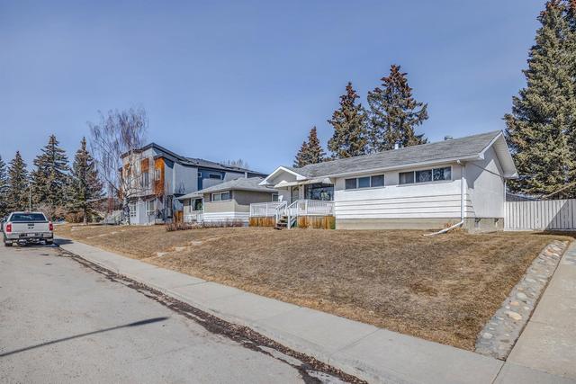 4224 7th Avenue Sw, House detached with 3 bedrooms, 1 bathrooms and 2 parking in Calgary AB | Image 2