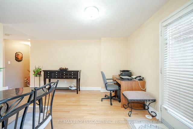 4 - 3985 Eglinton Ave W, Townhouse with 2 bedrooms, 2 bathrooms and 1 parking in Mississauga ON | Image 2