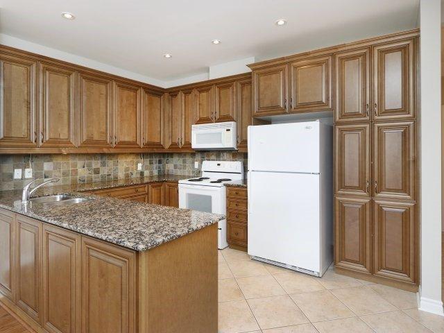 502 - 1499 Nottinghill Gate, Condo with 2 bedrooms, 2 bathrooms and 1 parking in Oakville ON | Image 6